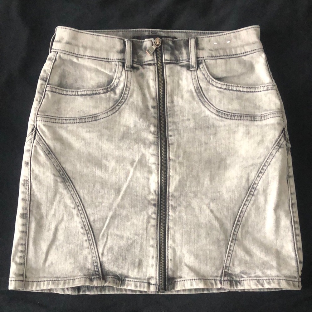 Grey Acid Wash Zippered High-Rise Skirt | EXPRESS